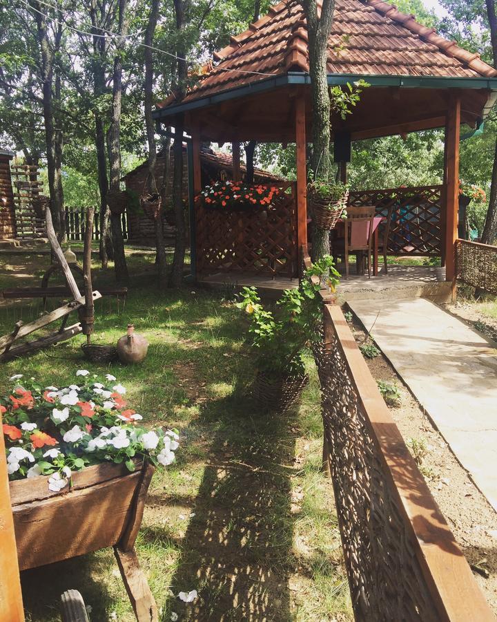 Мотель Etno Restoran Ranc Radibus Экстерьер фото
